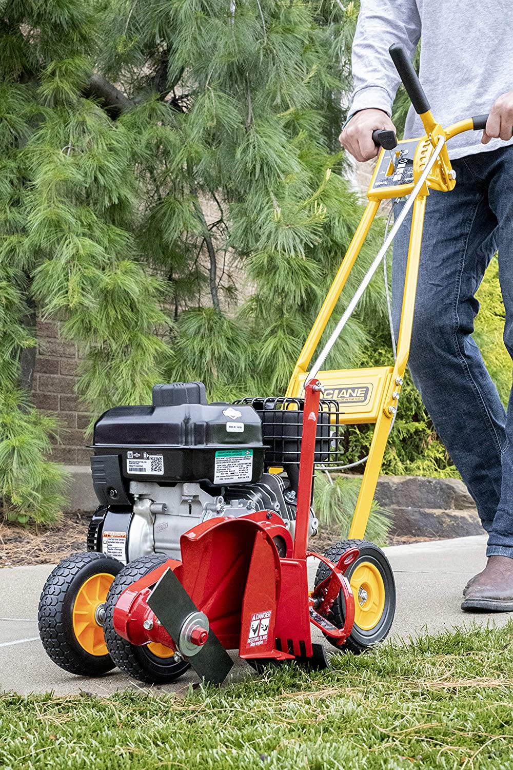 101-5.5GT-7Gas Powered Lawn Edger, 5.50 Gross Torque/3.5 B&S Engine 7" Wheels